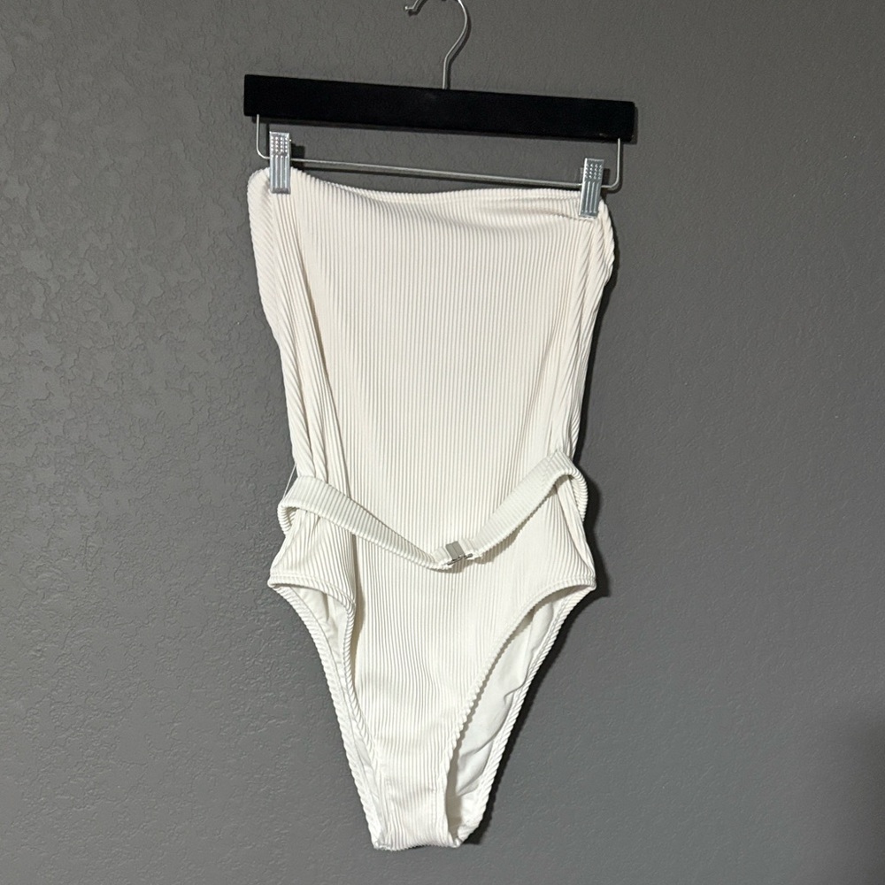 Abercrombie & Fitch White Ribbed One Piece Swimsuit